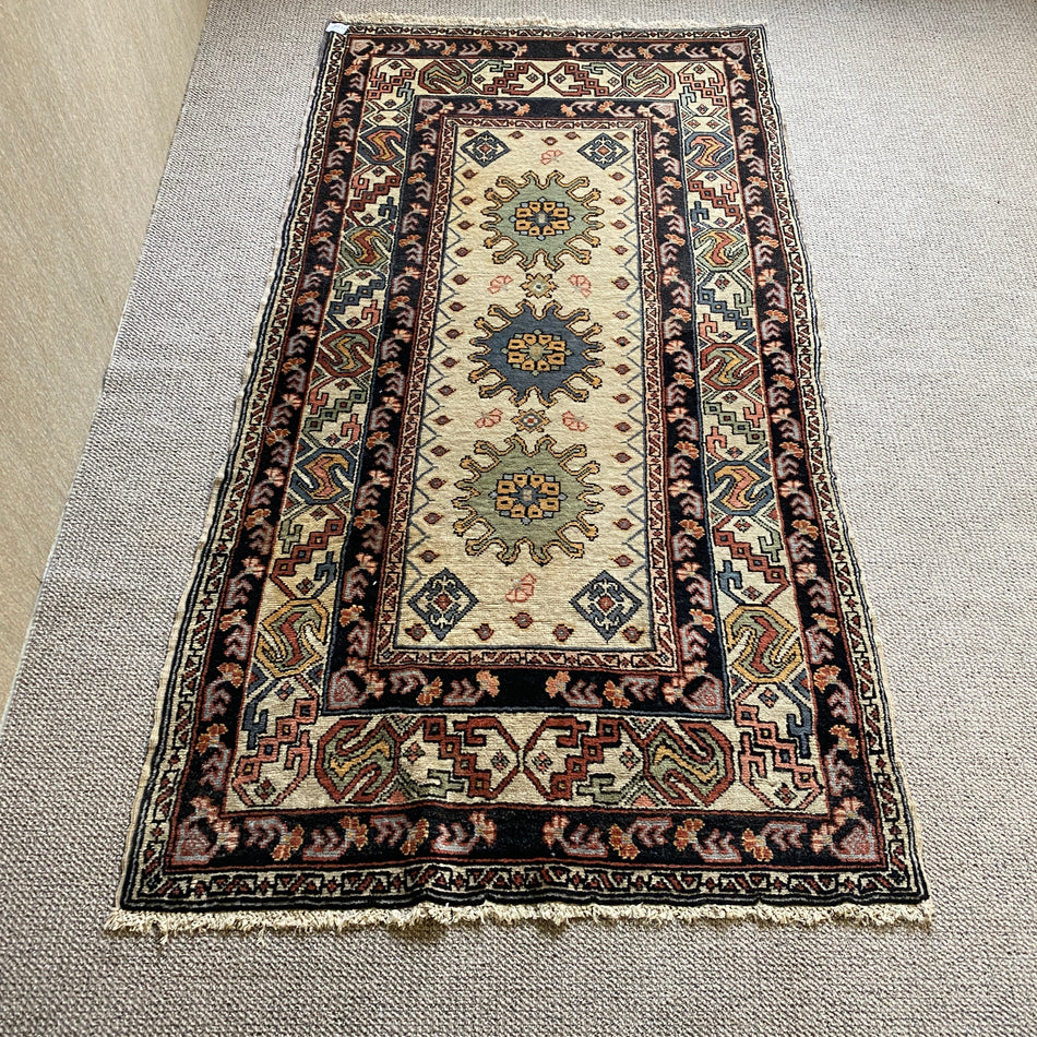 5815 Gashgai, ca. 199x 102 cm.