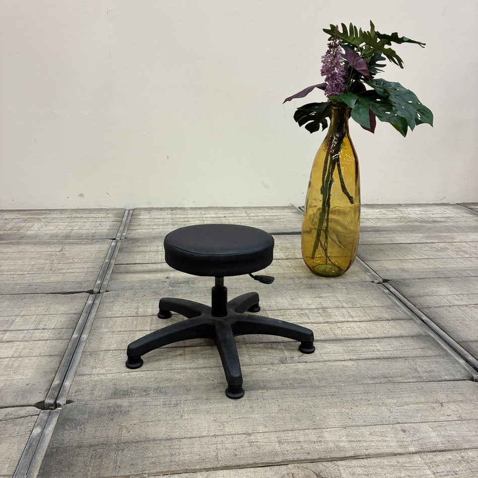 Arbeitshocker Praxisstuhl Drehhocker Höhenverstellbar Kunstleder Schwarz Gebraucht