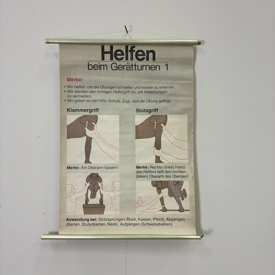 Vintage Schulkarte Helfen beim Gerätturnen Sport Turnen Rollbild DDR Wanddeko