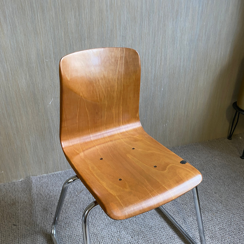 Stapelstuhl gebraucht hellbraun Holz Stuhl