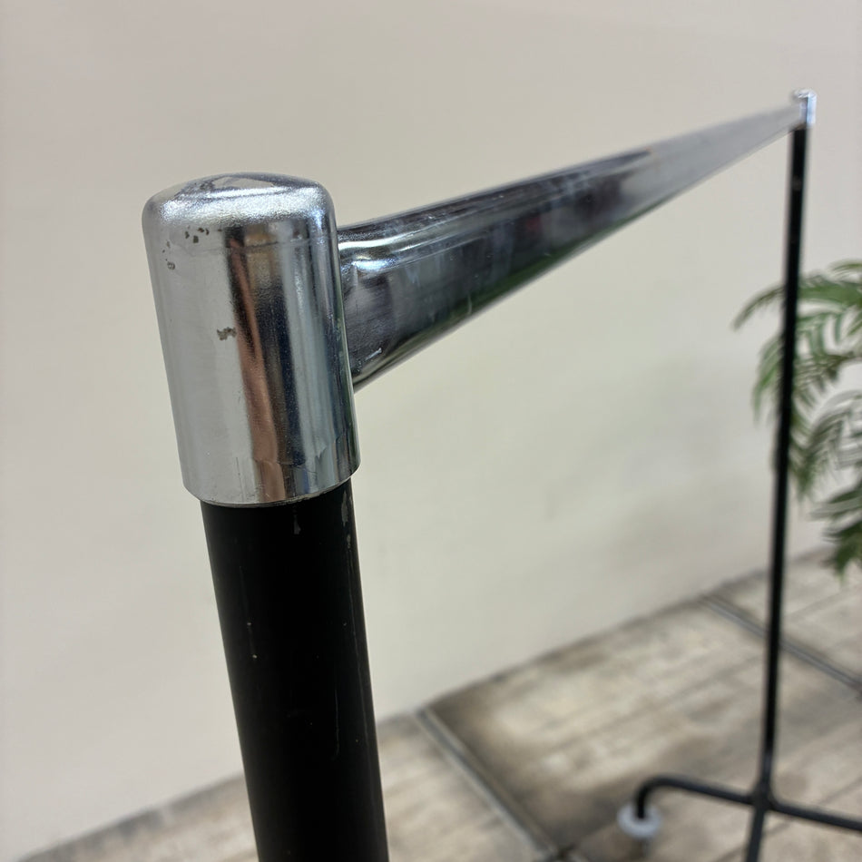 Kleiderständer Design-Ständer Metall Schwarz Silber modern Gebraucht