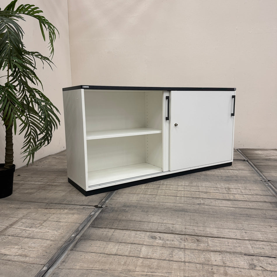 Palmberg 160 Schiebetürenschrank Sideboard Weiß Schwarz Büro Schrank Gebraucht