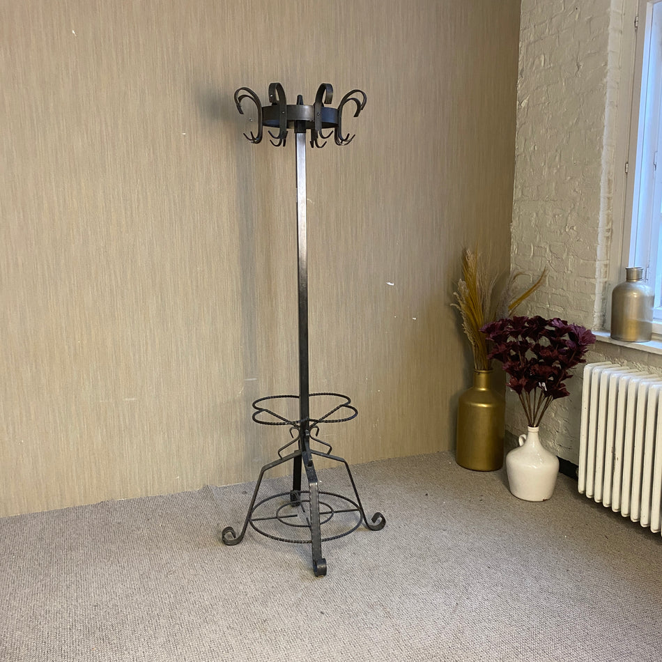Vintage Garderobenständer aus Metall – stabiler Kleiderständer mit Haken gebraucht