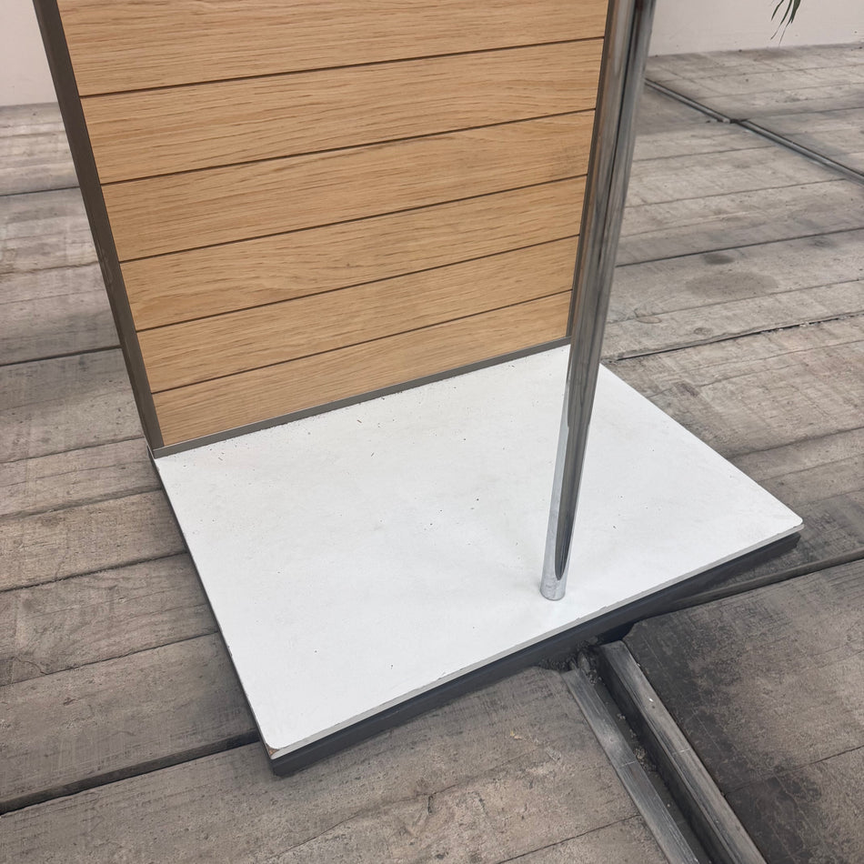 Warenpräsenter Holz/Weiß Freistehend Ladenbau-Element Display Gebraucht