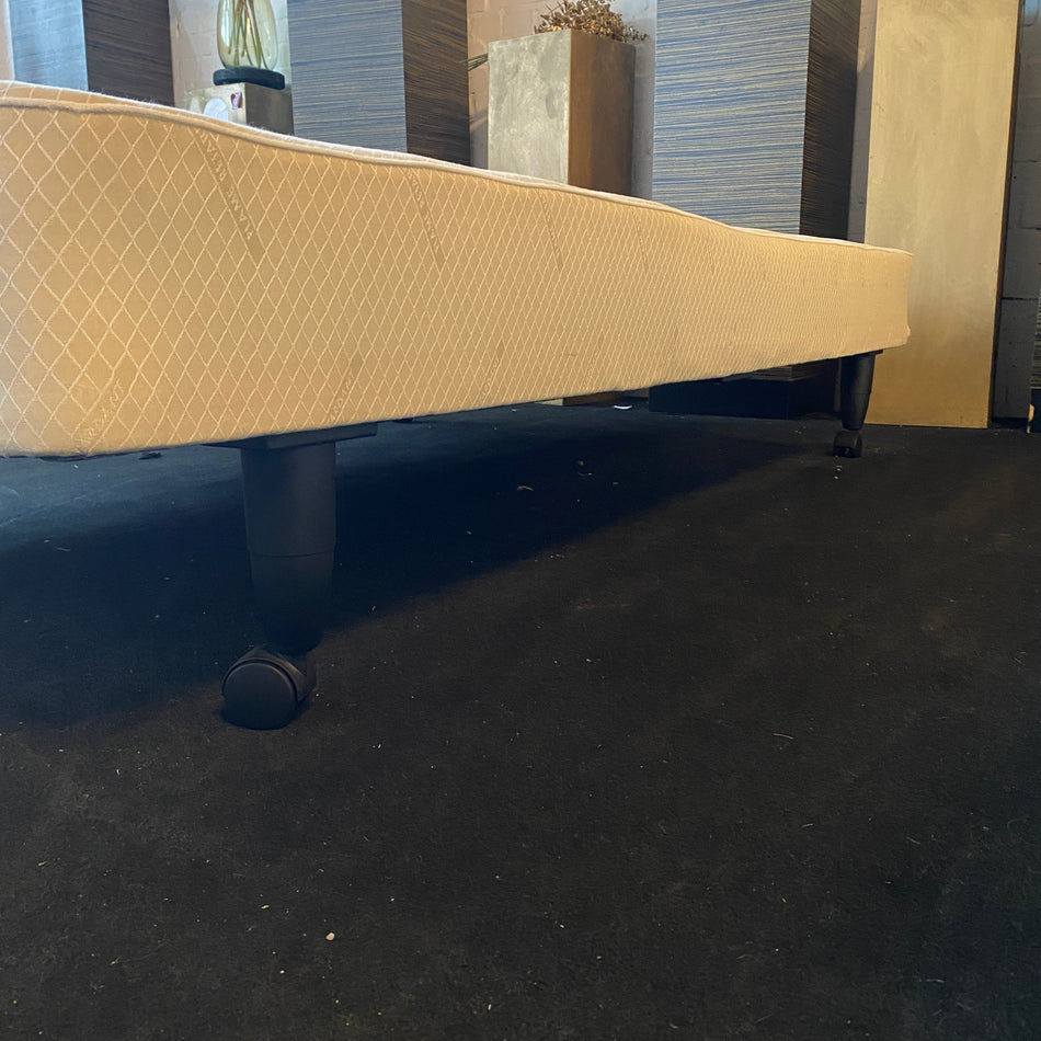 Bettgestell gebraucht 120x200 ohne Matratze