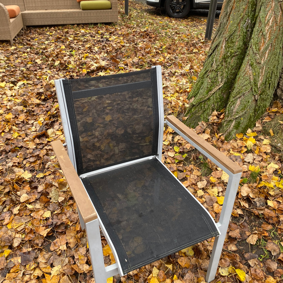 Gartenstuhl Aluminium mit Textilene-Sitz & Holzarmlehnen – stapelbarer Outdoor Stuhl – gebraucht