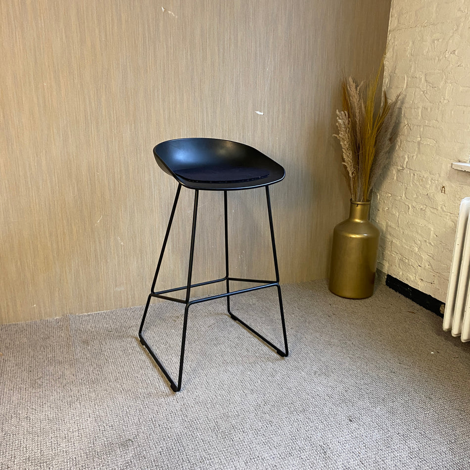 Hay About a Stool AAS 38 Barhocker schwarz Designer Hocker