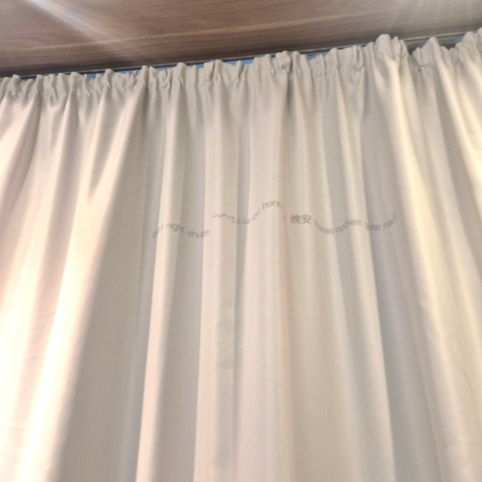 Gardine Vorhang Verdunkler 200x180 hellgrau gemustert gebraucht