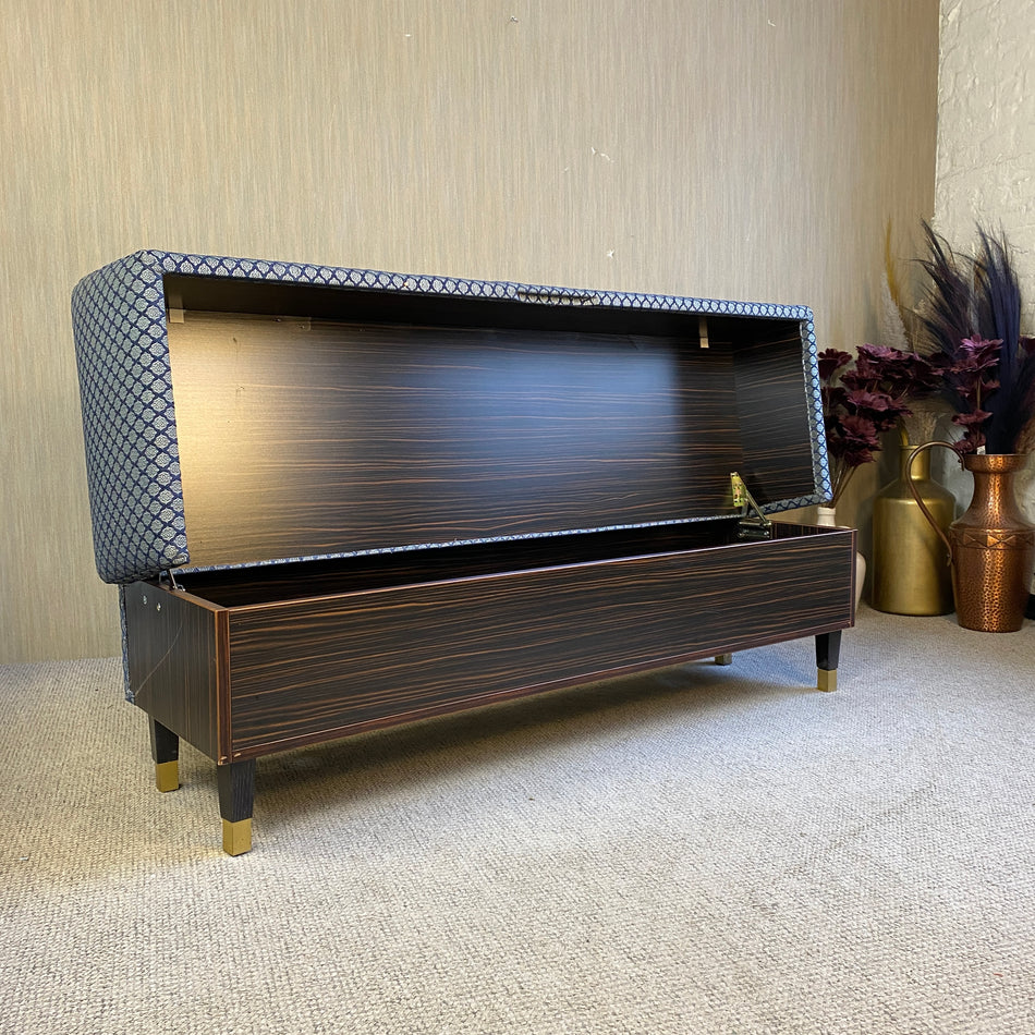 Luxus Sitzbank blau Ornamente Bettbank Atlantic Hotel Hamburg 160cm