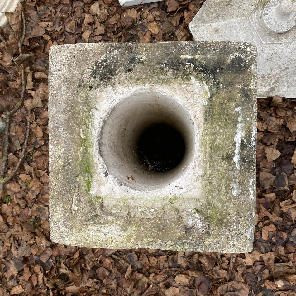 Steindeko Stein Gartensäule mit Löwenrelief – gebraucht