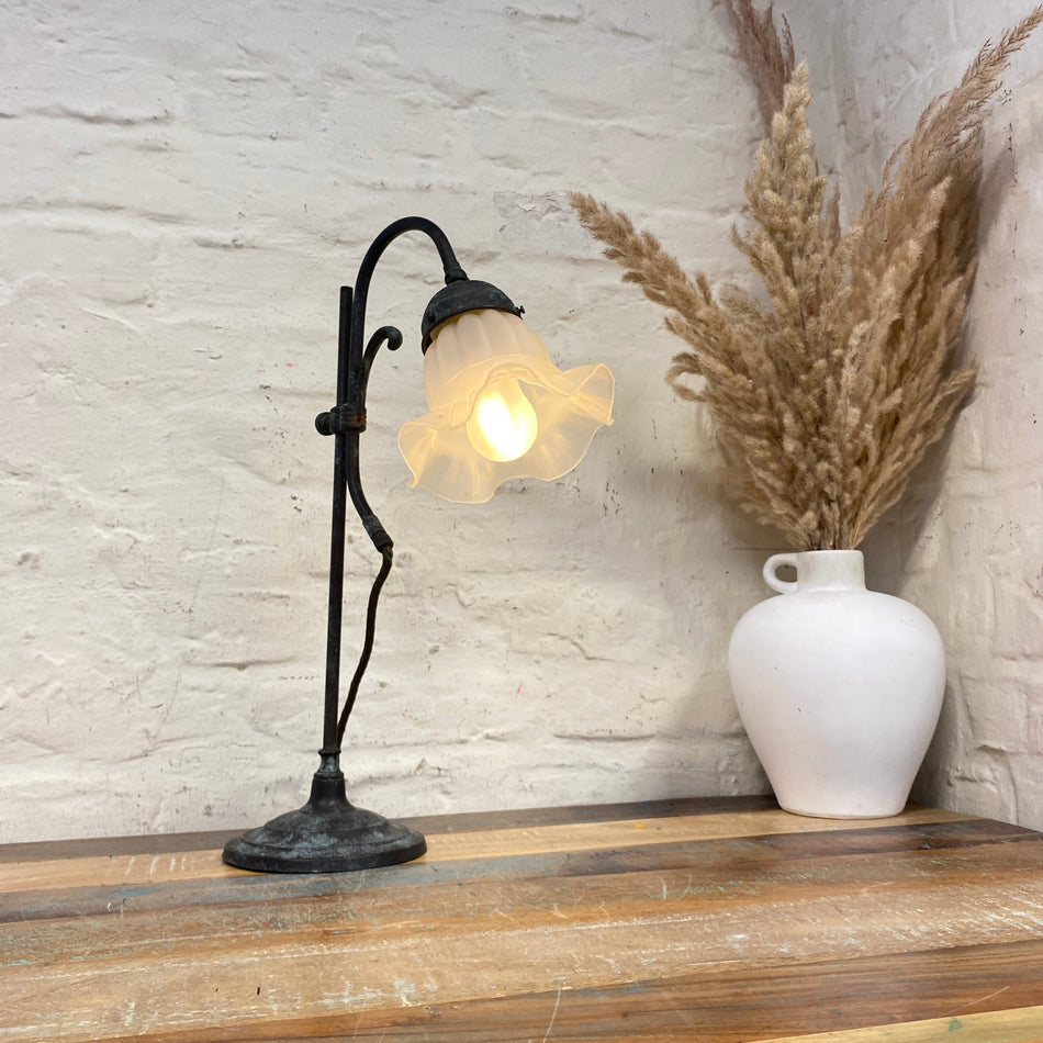 Jugendstil Tischlampe antik Eisen floral Mattglas Lampe