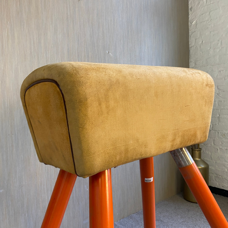 Turnpferd gebraucht braun orange