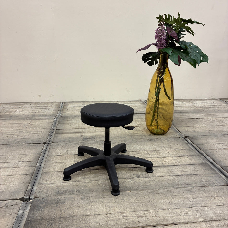 Arbeitshocker Praxisstuhl Drehhocker Höhenverstellbar Kunstleder Schwarz Gebraucht