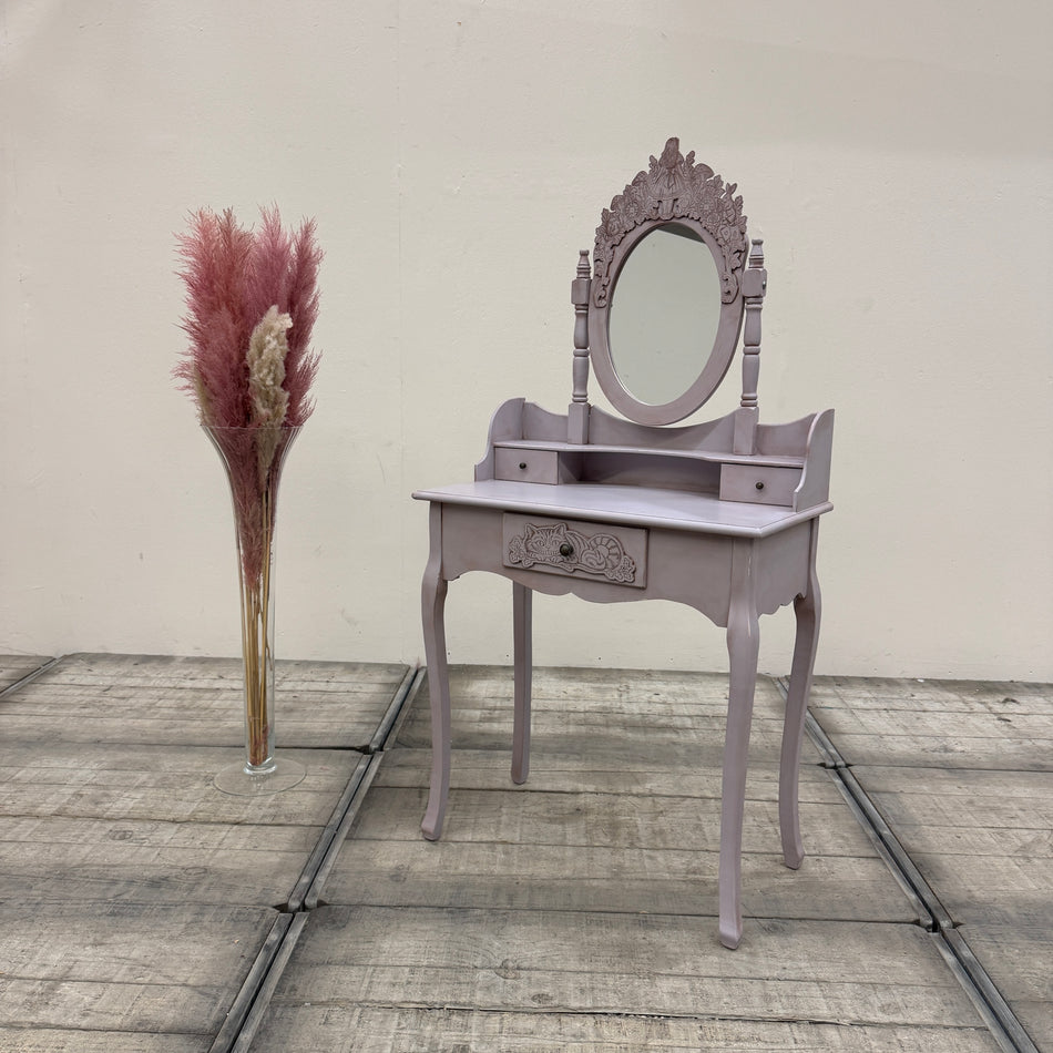 Thomas Klotz Upcycling Schminktisch „Alice im Wunderland“ Zartlila Lavendel Design Unikat