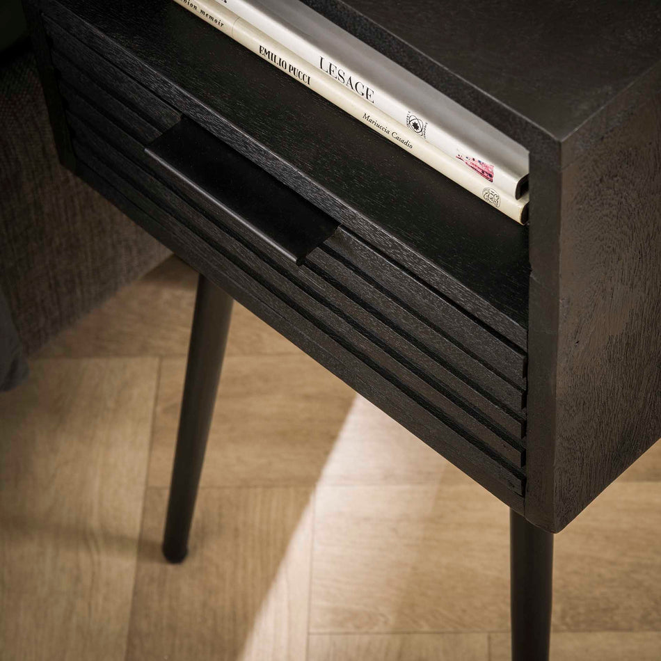 Nachttisch Alma dunkelgrau Mangoholz eine Schublade