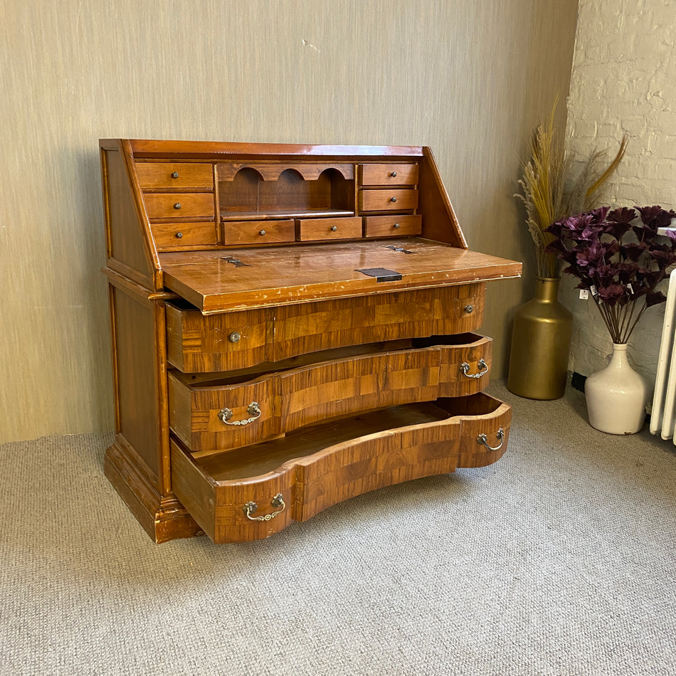 Massiver Sekretär aus Echtholz – Schreibsekretär im klassischen Landhausstil mit Intarsien Kommode gebraucht