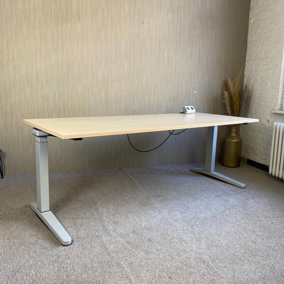 Steelcase Schreibtisch gebraucht elektrisch höhenverstellbar 160x80 Tisch