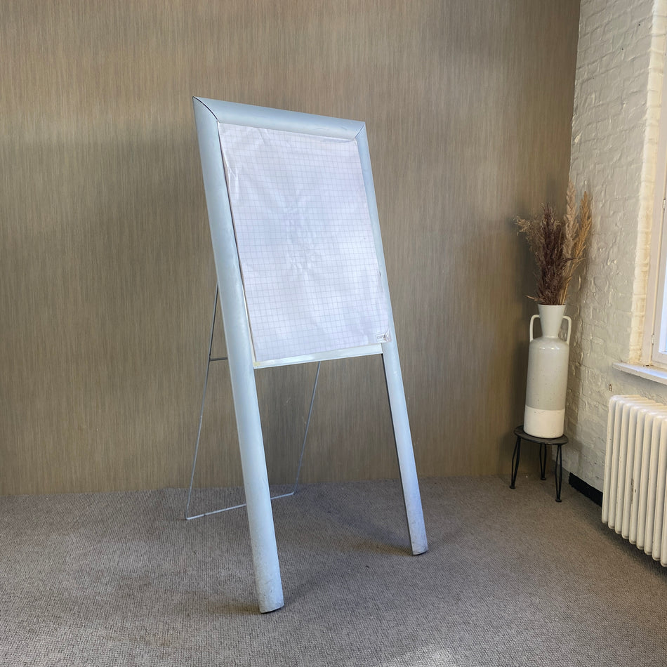 Flipchart gebraucht silbern Metall Bürobedarf