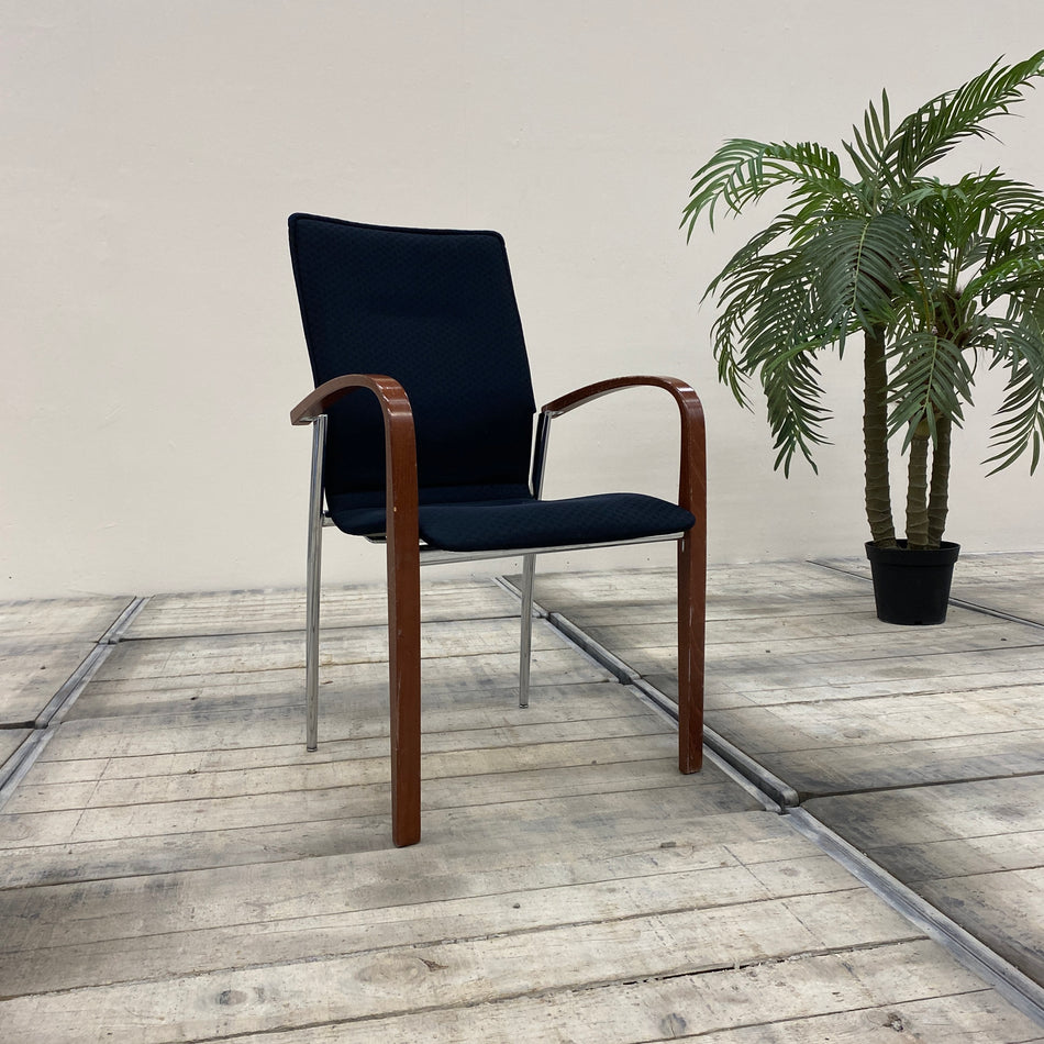 Brunner Armlehnstuhl Schwarz Braun Stapelstuhl Designer Stuhl Gebraucht