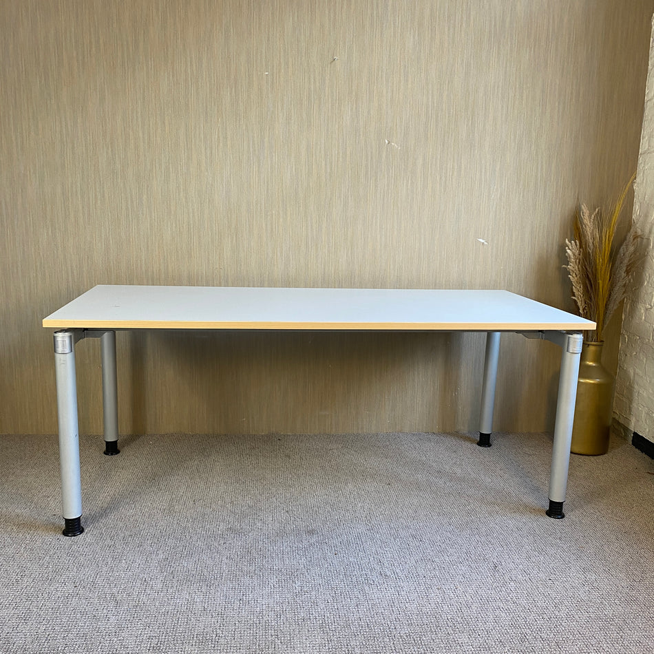 Schreibtisch gebraucht grau Holz 180cm Tisch Büro