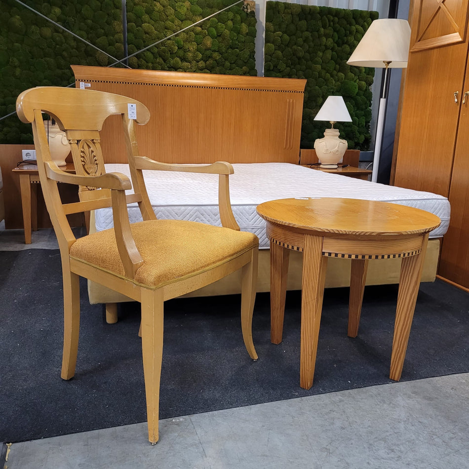 Komplettes Hotelzimmer mit Bett 160x200 Schreibtisch Kleiderschrank rechts offen