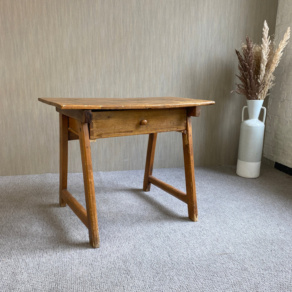Tisch antik Massivholz mit Schublade Landhausstil