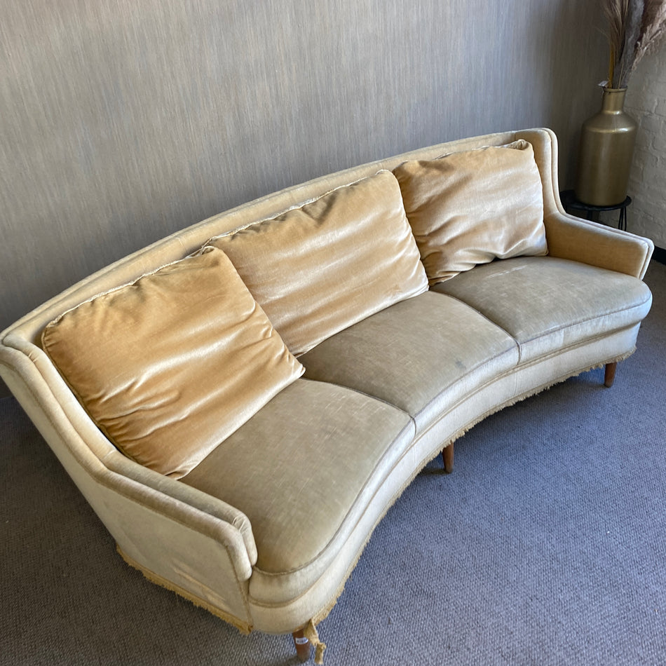 Vintage Sofa gebraucht beige samtig gepolstert 3 Sitzer Couch