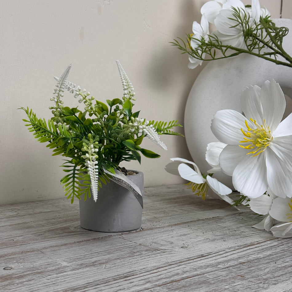 Künstliche Pflanze Lavendel im Zementtopf Deko Blume Weiß