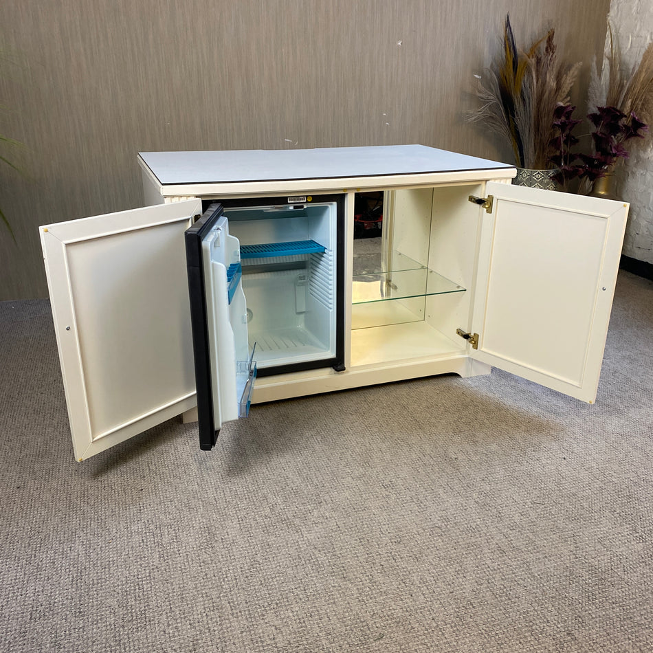 Sideboard mit Minibar weiß mit Deckplatte – Kommode gebraucht