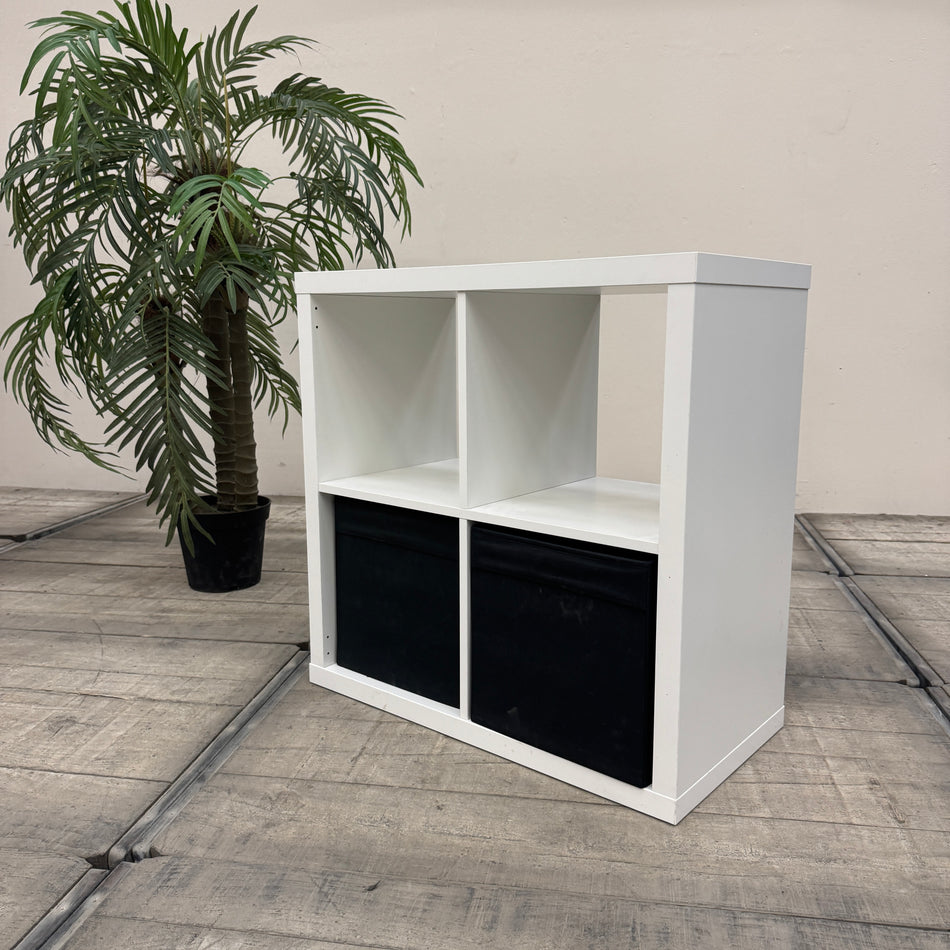 IKEA Kallax Regal 2x2 Würfelregal Weiß mit 2 Drona Stoffboxen Schwarz Gebraucht