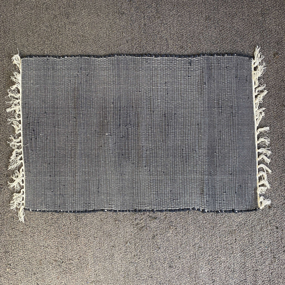 Teppich Vorleger divers 90x60 Fransen dunkelgrau