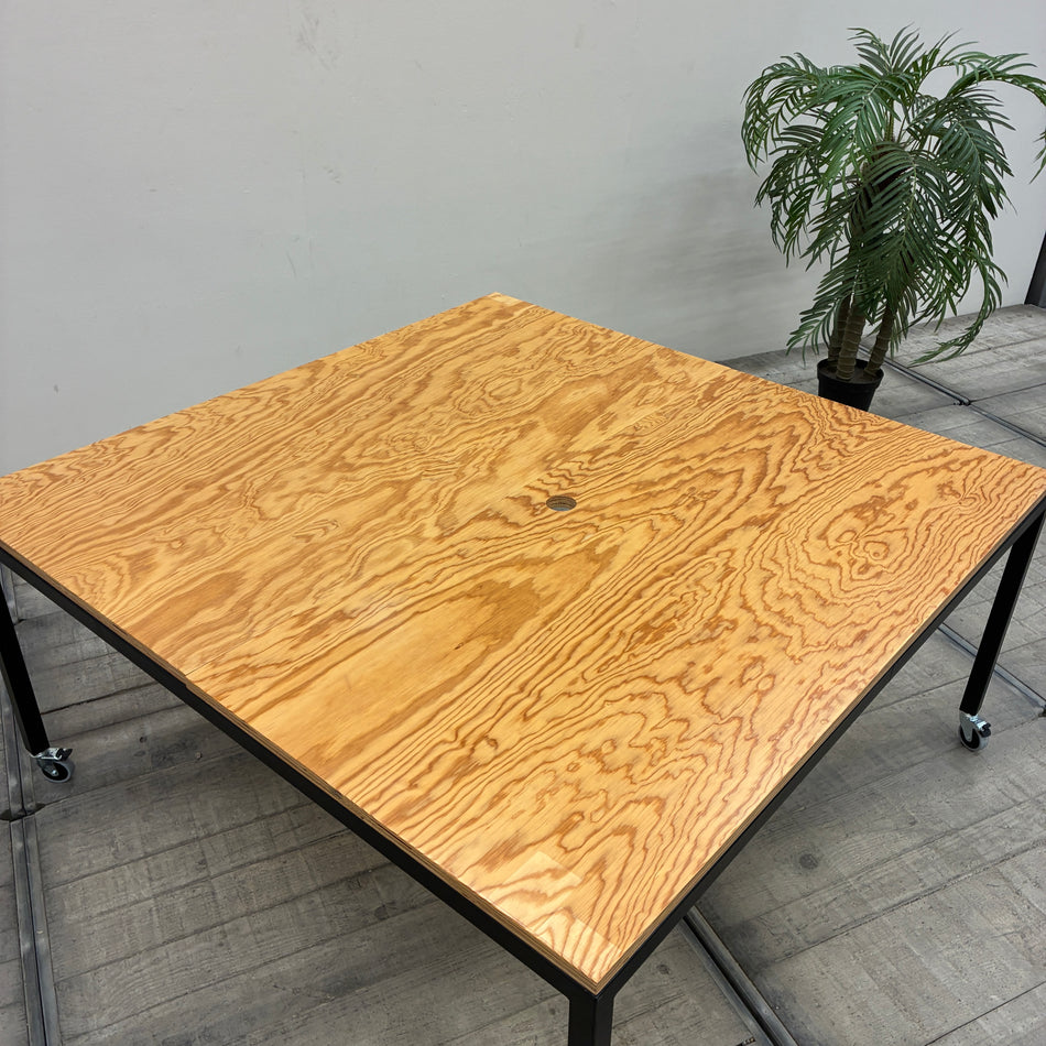 Schreibtisch Echtholz Multiplex Schwarz Rollen 160x160 Besprechungstisch Tisch Gebraucht