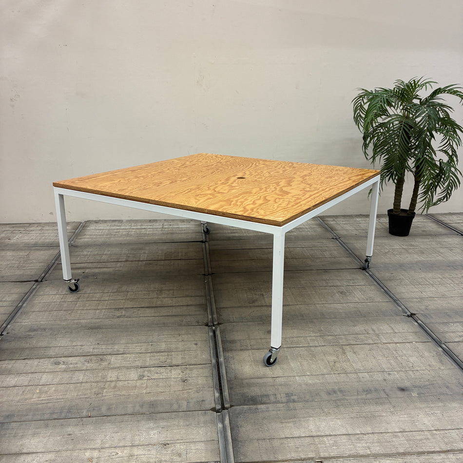 Schreibtisch Echtholz Multiplex Weiß Rollen 160x160 Besprechungstisch Tisch Gebraucht