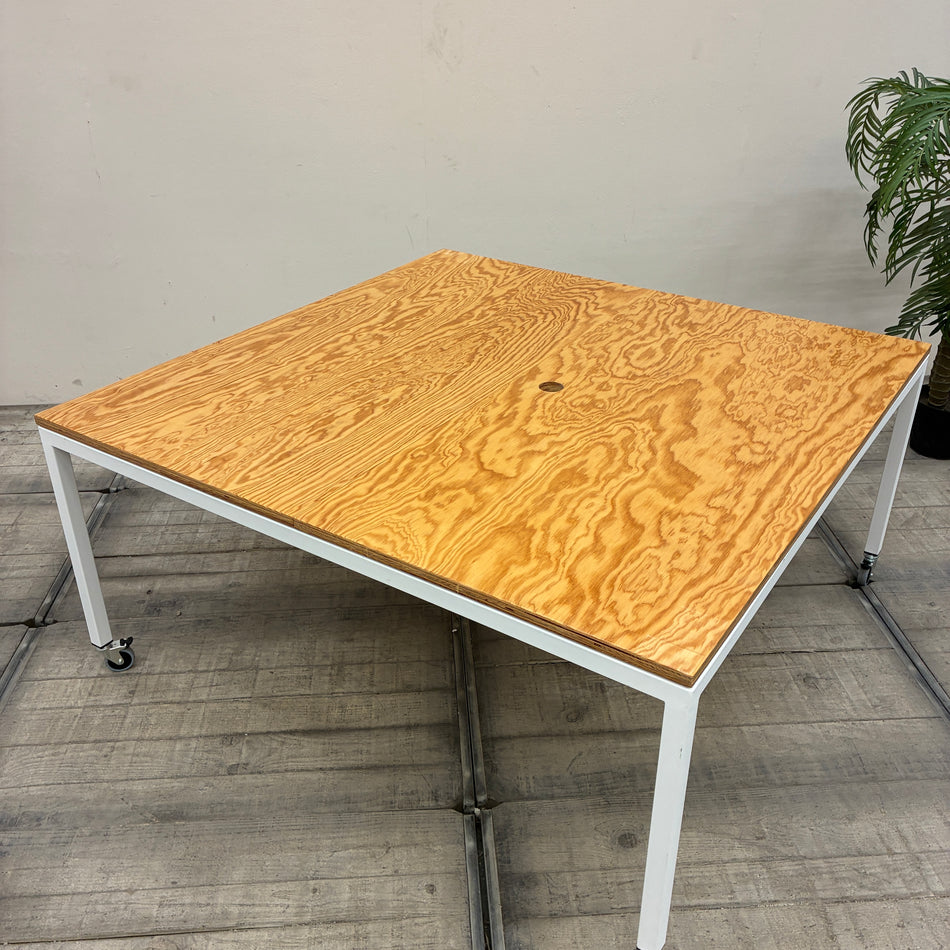 Schreibtisch Echtholz Multiplex Weiß Rollen 160x160 Besprechungstisch Tisch Gebraucht