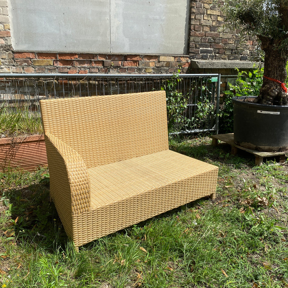 Outdoor Rattan Sofa gebraucht hell 2 Sitzer L ohne Kissen