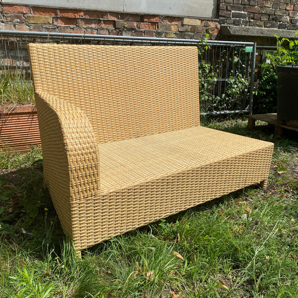 Outdoor Rattan Sofa gebraucht hell 2 Sitzer L ohne Kissen