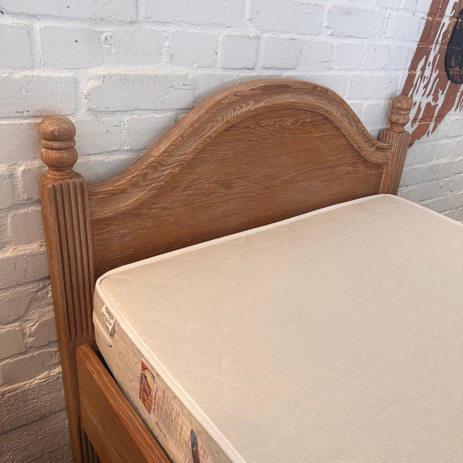 Einzelbett 100x200 Vollholz mit Lattenrost & Matratze Bett