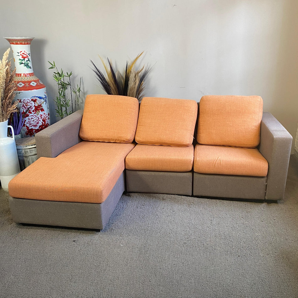 Sofa mit Recamiere gebraucht orange gepolstert Couch