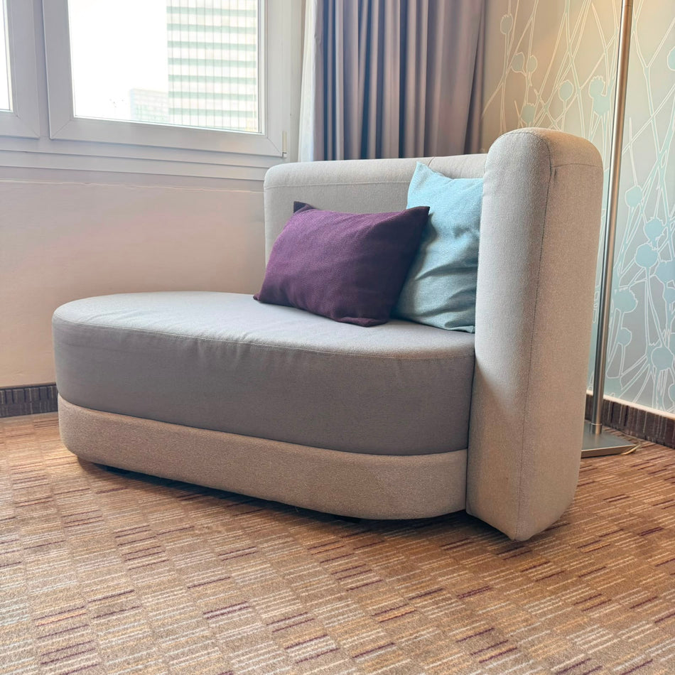 Ottomane Loungesofa grau Stoff Hotelsofa 2-Sitzer gebraucht R