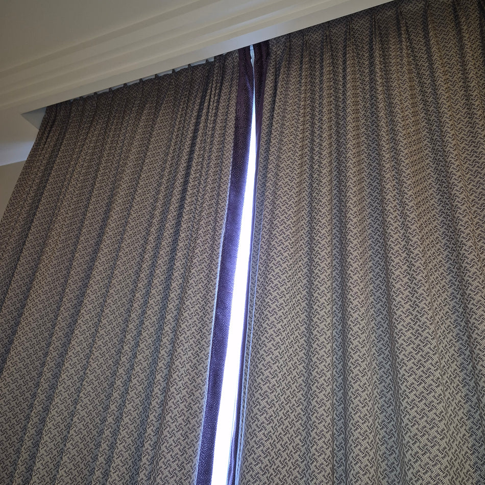 Luxus Vorhänge Gardinen Set 216x345 Hotel Atlantic Hamburg Lila Violett Beige Gemustert