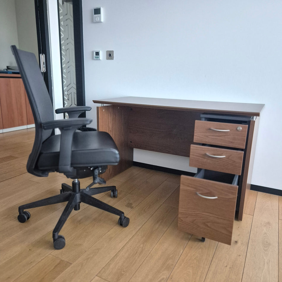 Schreibtisch-Set Nussbaum mit Rollcontainer & Bürodrehstuhl – gebraucht | nur 99 €