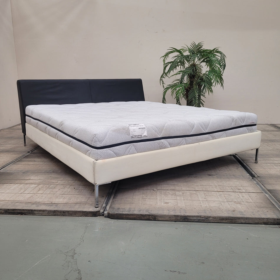 Polsterbett 180x200 Doppelbett Weiß Schwarz Mit Matratze Bett Gebraucht