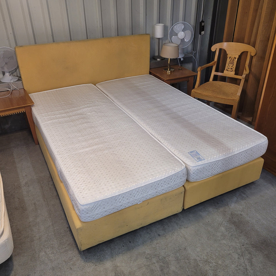 Großes Doppelbett mit zwei Matratzen & gelbem Polsterrahmen 160x200 gebraucht