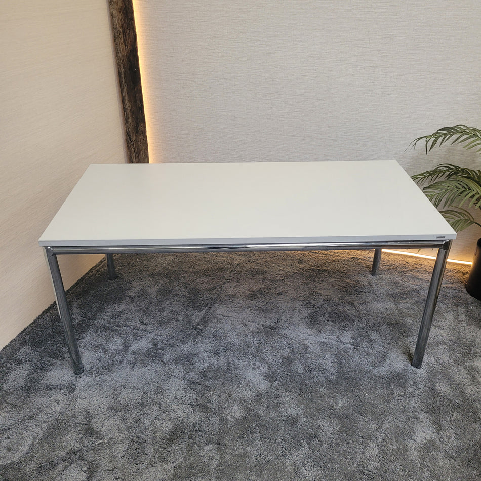 Original Bosse Schreibtisch gebraucht lichtgrau Holz Chrom 150x75 Tisch