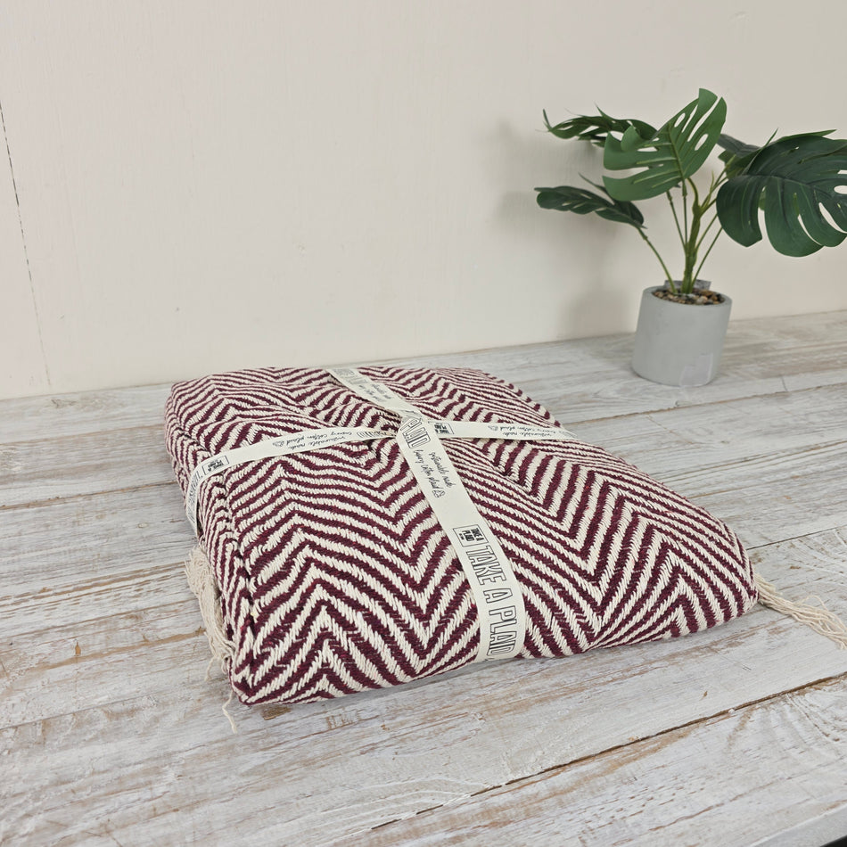 Take a Plaid 22 Wohndecke 125x150cm Rot Weiß Baumwolle Muster Fransen Decke
