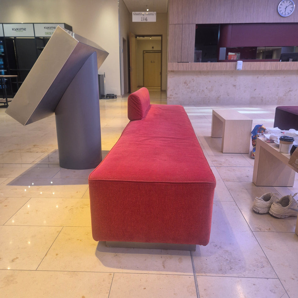 Sitzbank rot Lobby