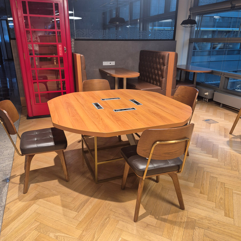 Esstisch Meeting Tisch mit 4 Stühlen – Esszimmer-Set Kirschbaumdekor, gebraucht