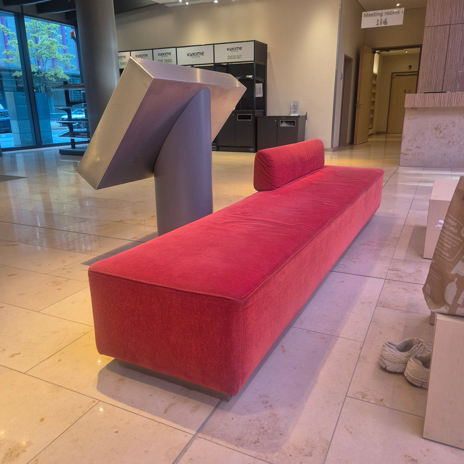 Sitzbank rot Lobby