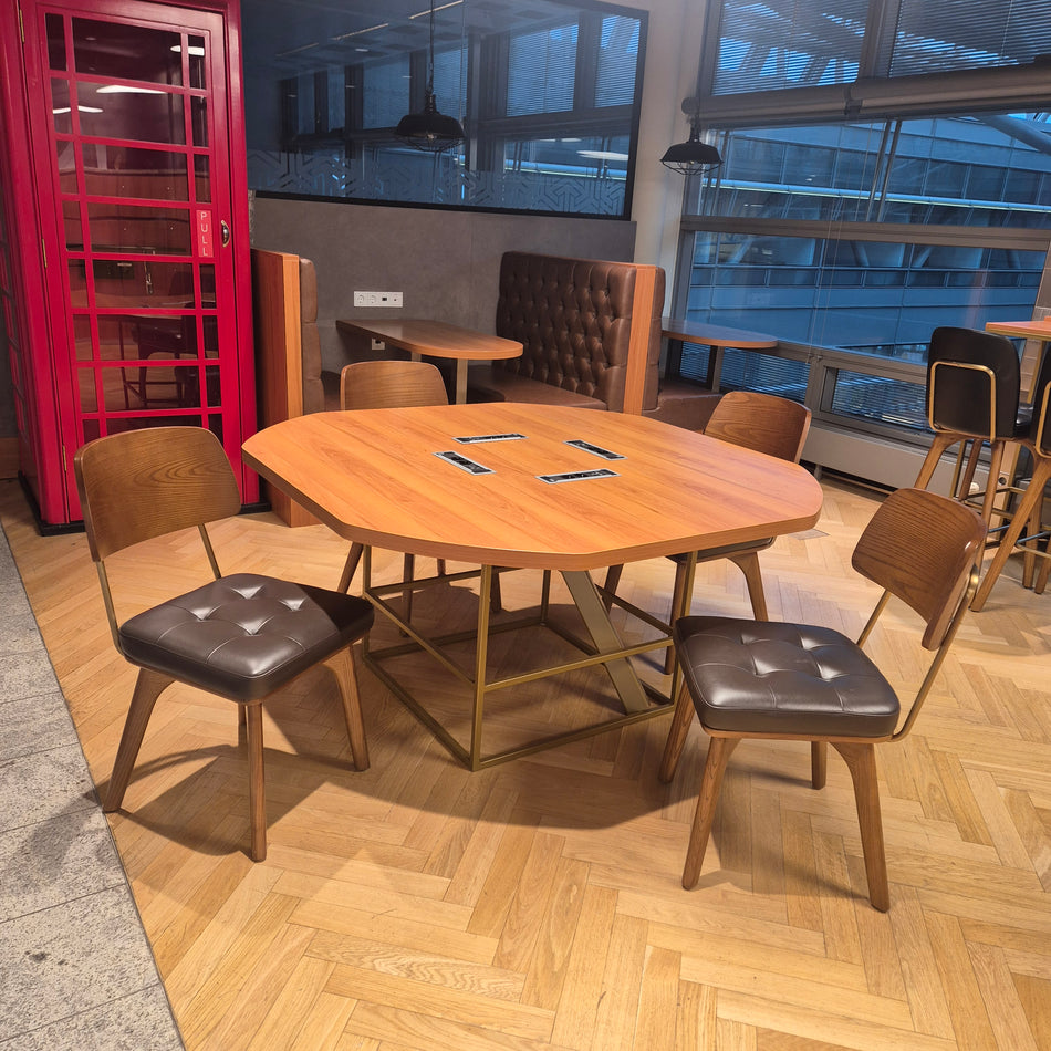 Esstisch Meeting Tisch mit 4 Stühlen – Esszimmer-Set Kirschbaumdekor, gebraucht