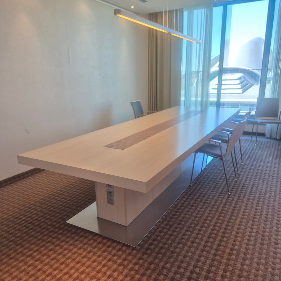 Konferenztisch selbstabbau